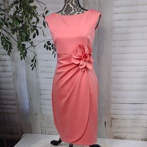 Chic Pink Sleeveless Dress with Floral Detail Size 6